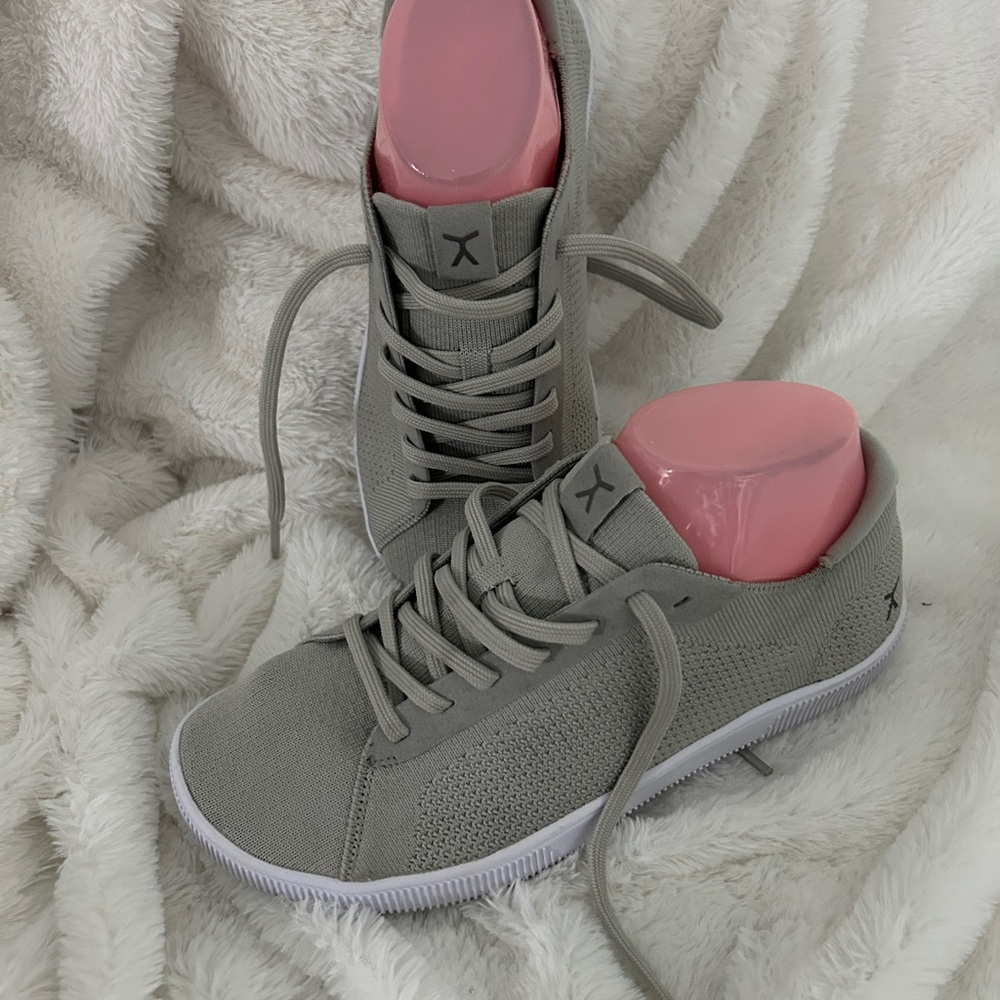 Flux Adapt Trainer Womens Concrete Grey Barefoot Athletic Knit Shoes. Size 8.5